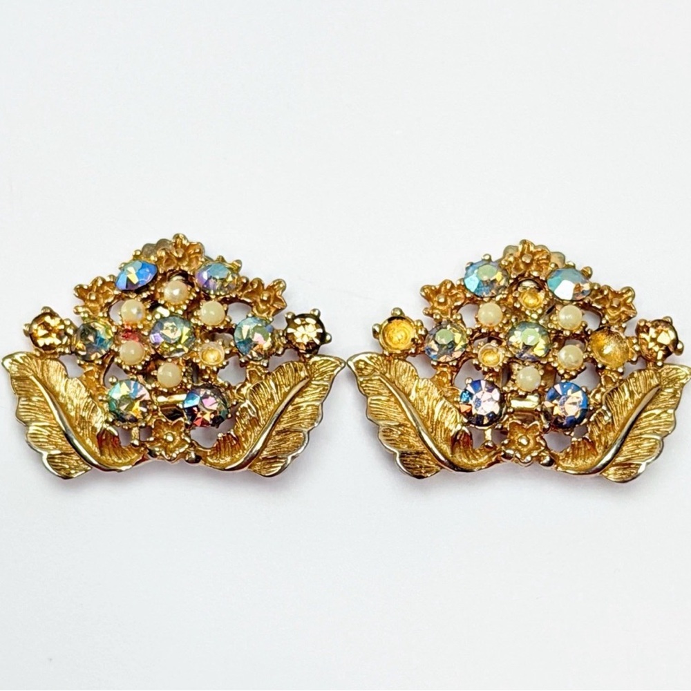 Vintage 50-60s AB Rhinestone Faux Pearl Gold Tone Clip Earrings MCM READ